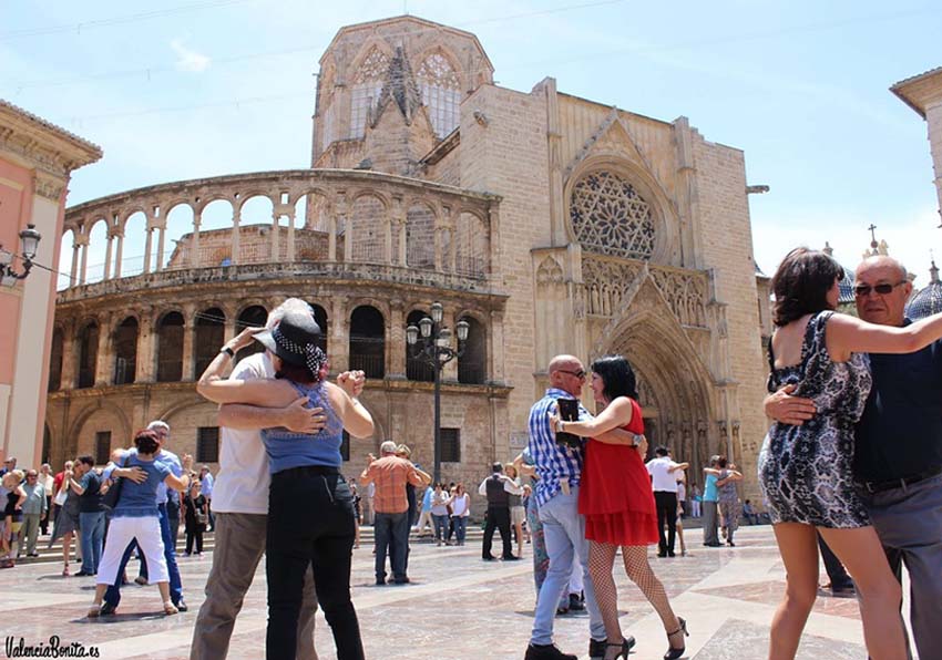 Parejas bailando Tango